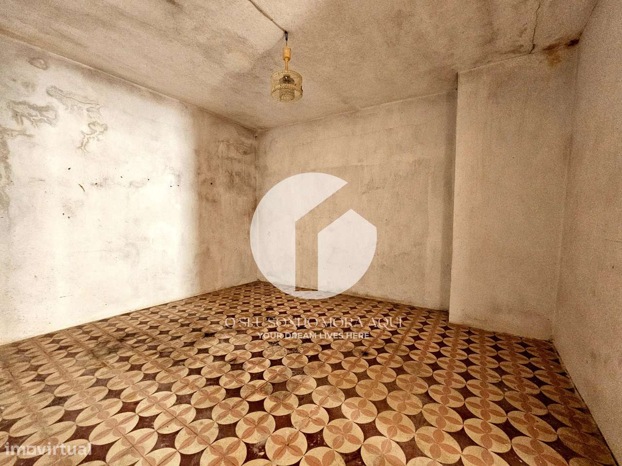 Moradia T5 com pisos independentes em Estoi-21