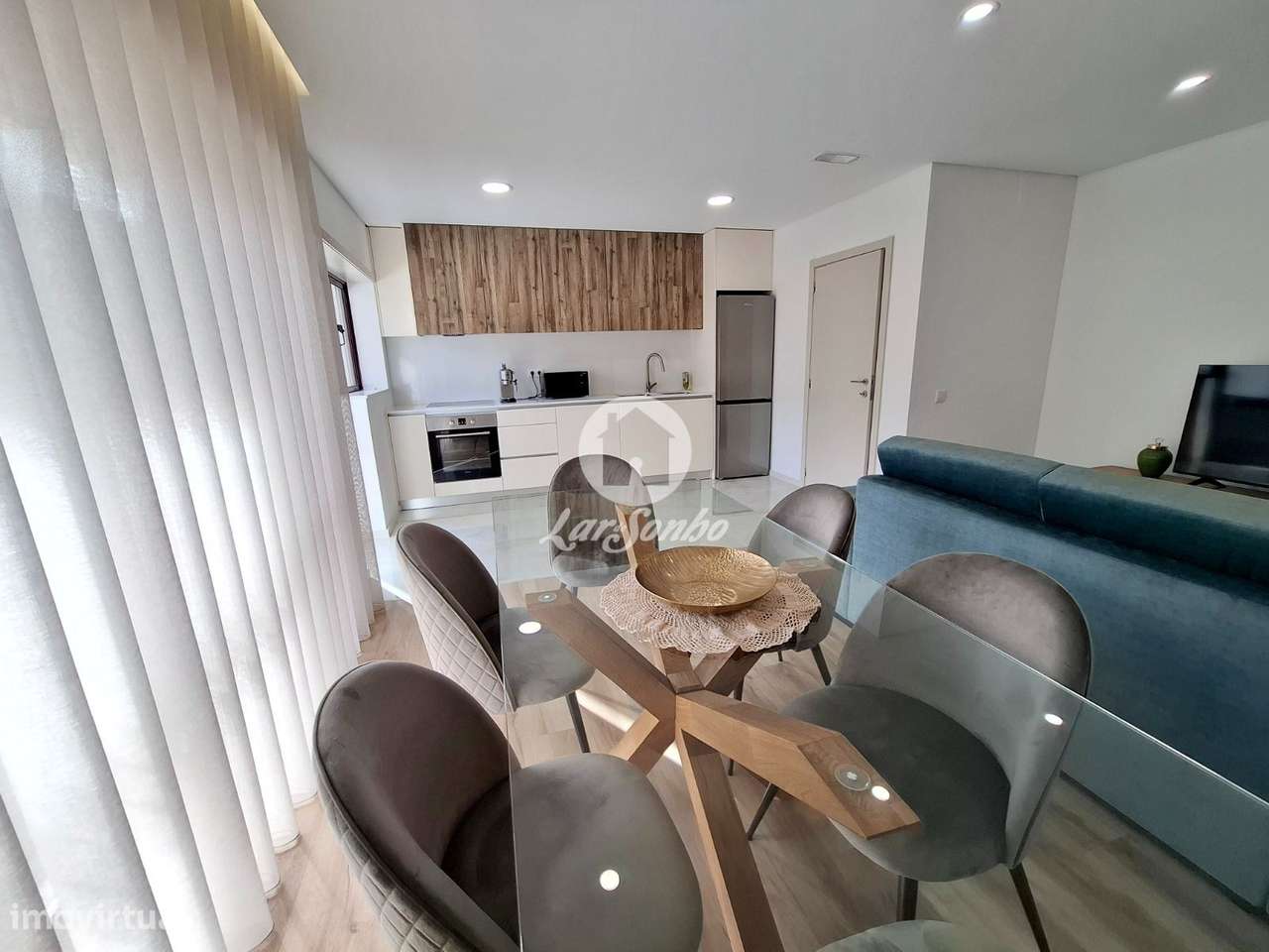 Apartamento T2 Remodelado, a 50m da Praia de Aver-o-Mar - Grande imagem: 2/16