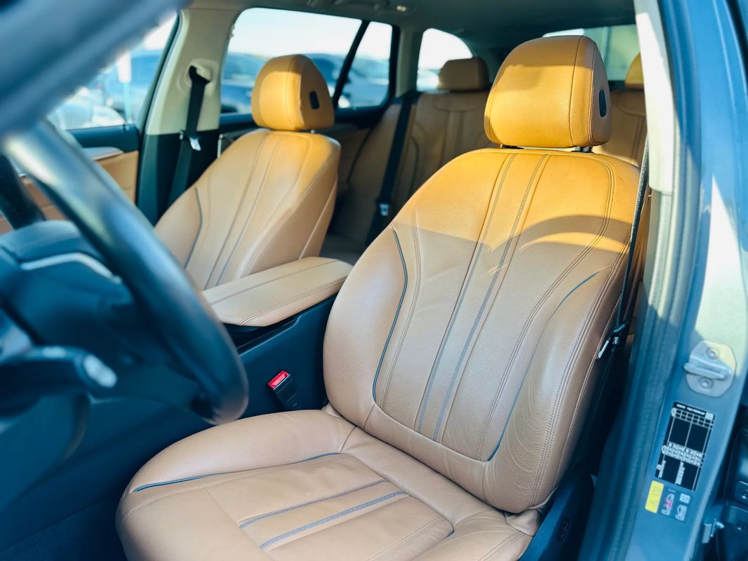 BMW Seria 5 530e xDrive Touring Aut. - 31