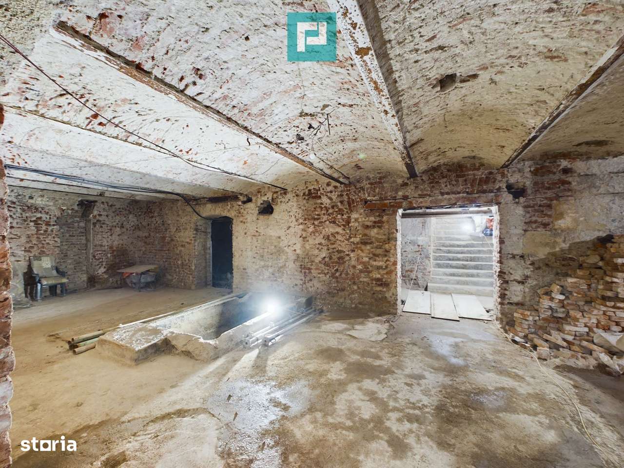 Spațiu ultracentral la demisol - Imagine principală: 5/8