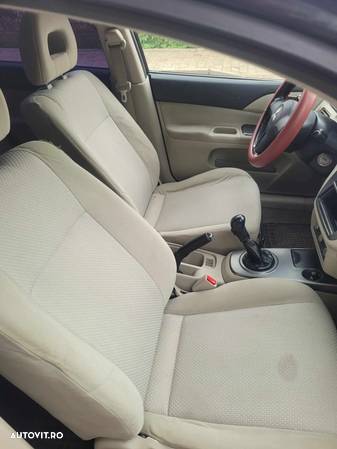 Mitsubishi Lancer 1.6 Invite - 25