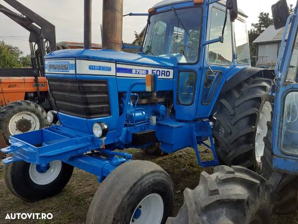 Ford 8700 - 2
