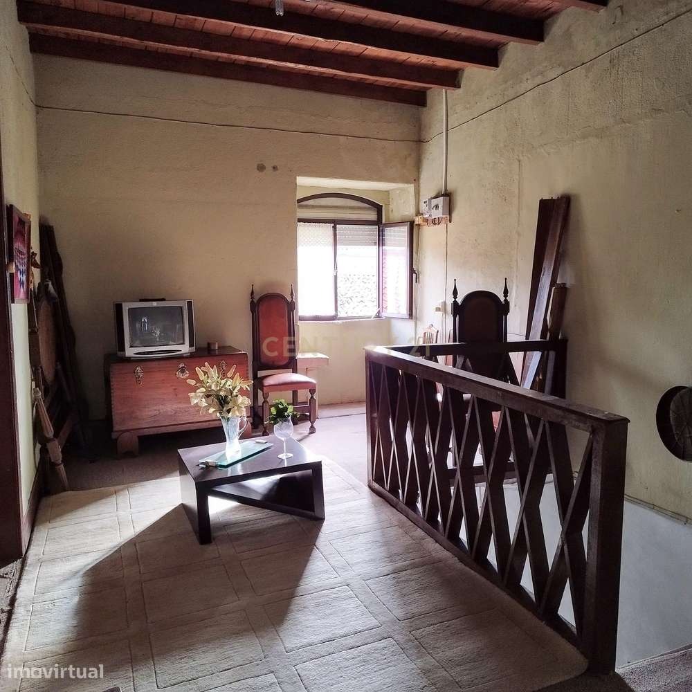 Moradia antiga + terreno envolvente - Centro da vila de Sangalhos - An-15