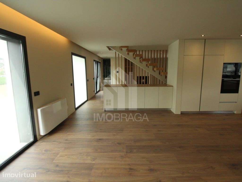 Moradia de Gaveto T3 Nova com 3 Suites | Pronta a Habitar | S. Pedr...-7