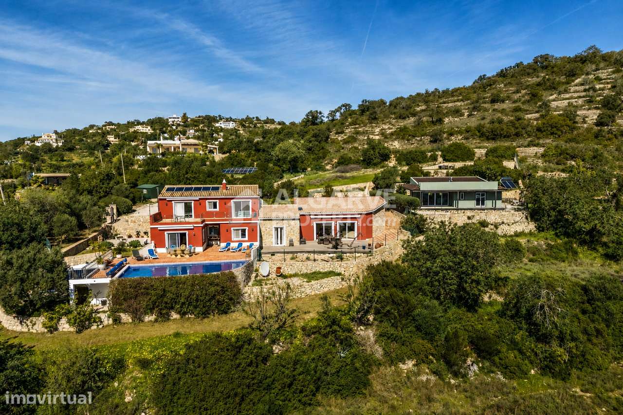 Moradia com Vistas Panorâmicas e Terreno em Estoi-30