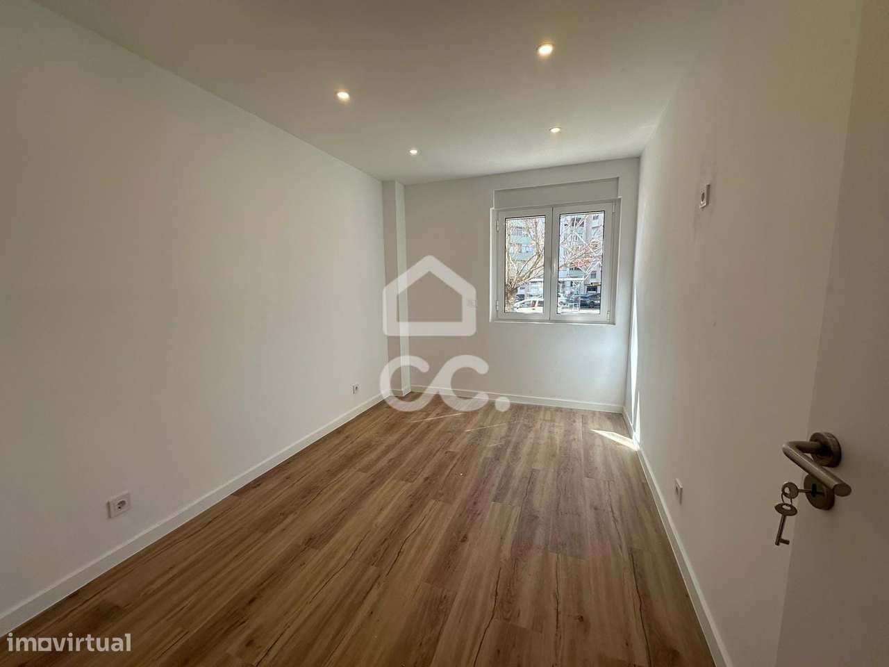 Apartamento T2 Renovado na Quinta do Mendes em Odivelas-19