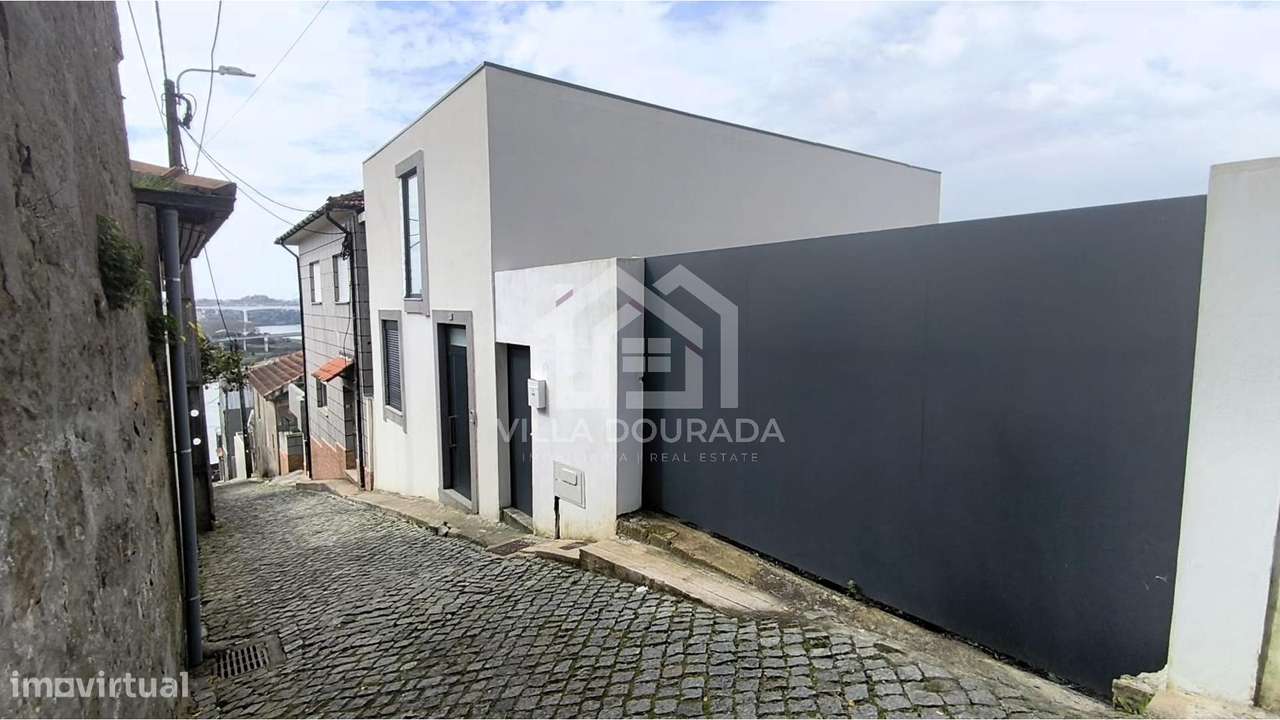 Moradia renovada T2 em Valbom-15