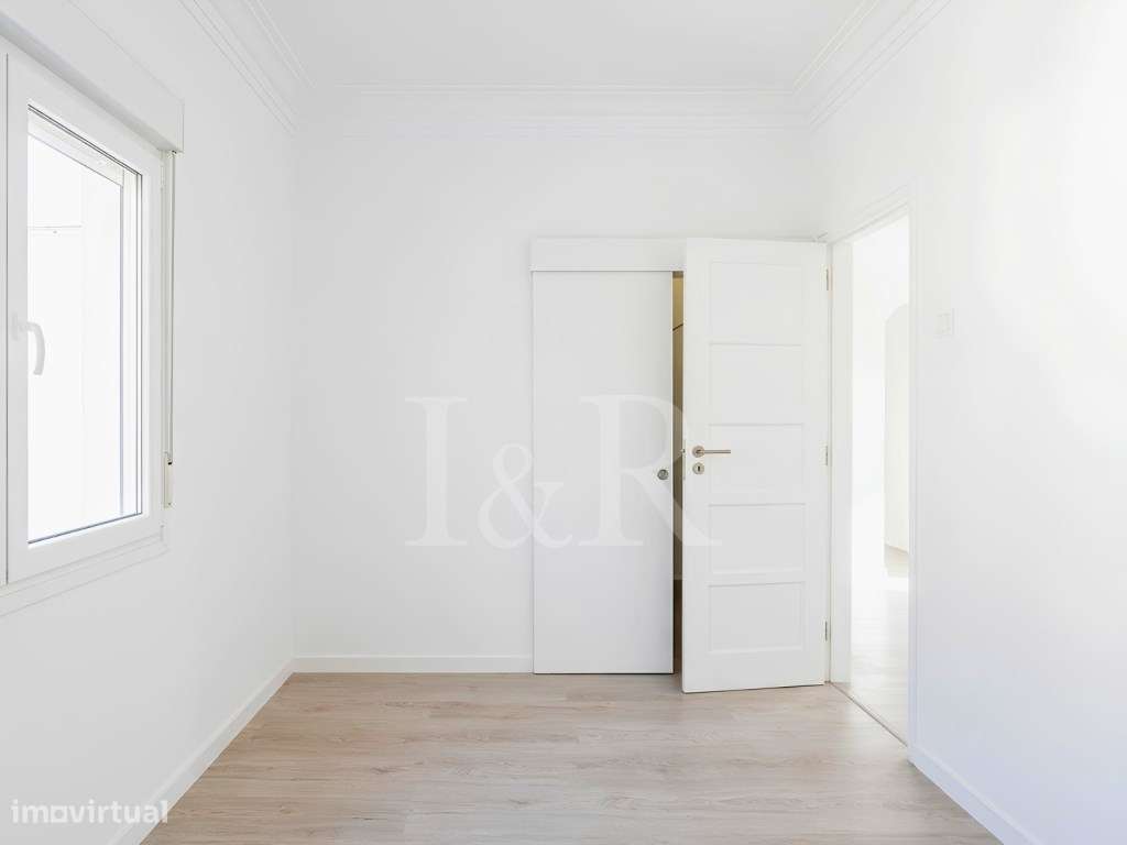 Apartamento T1 renovado com vista rio na Graça, Lisboa-16