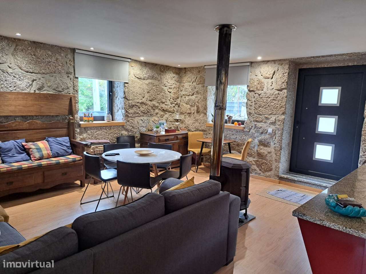 Encanto Rústico: Moradia em Pedra Restaurada no Coração da Natureza - Grande imagem: 4/22