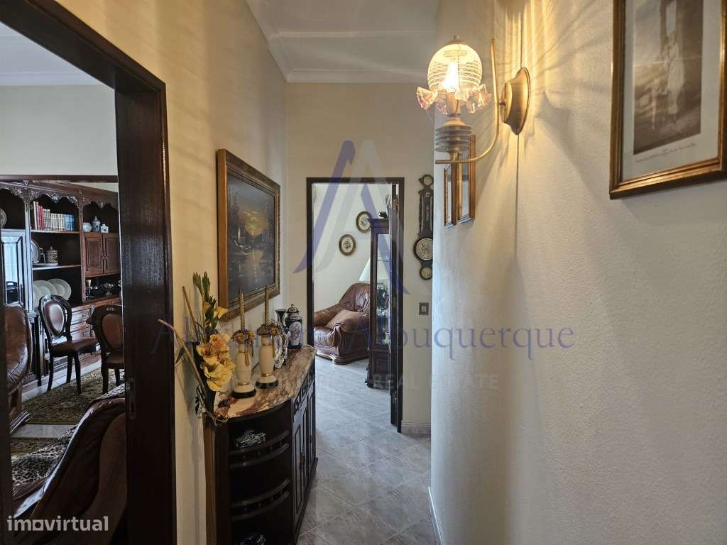 Moradia com anexo e espaço comercial. - Grande imagem: 5/43