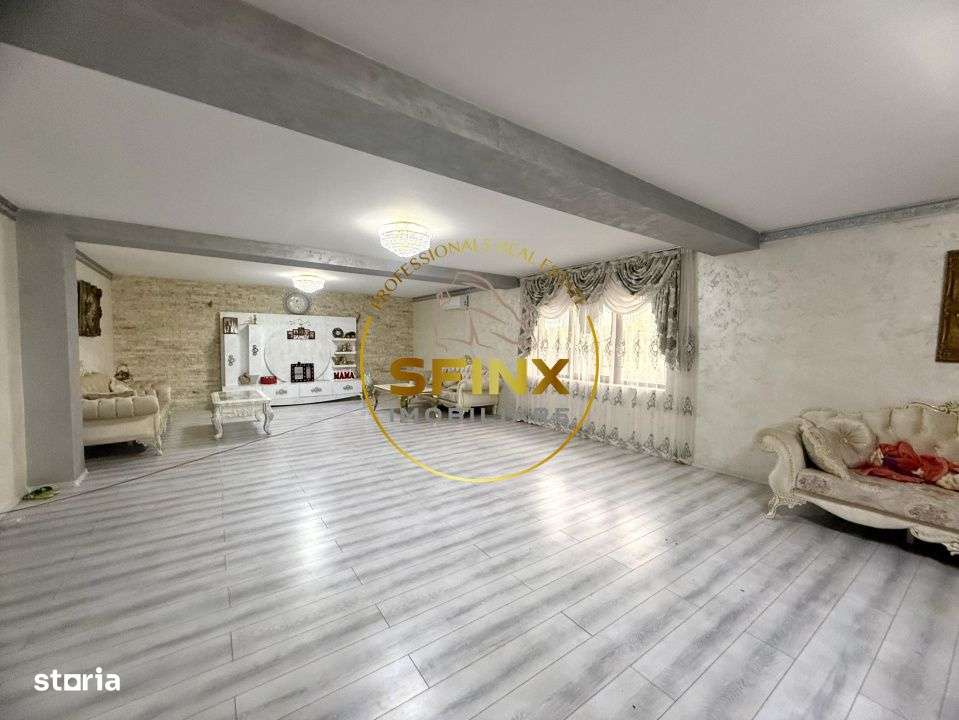 Casa "la rosu" Urziceni 18 camere - Imagine principală: 2/9