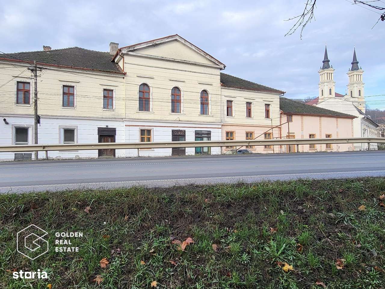 Proprietate tip conac, teren 4468 mp, oras Lipova - Imagine principală: 1/6