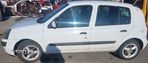 Dezmembram Renault Clio 2 din 2002 motor K9K-A7 1,5 D - 3