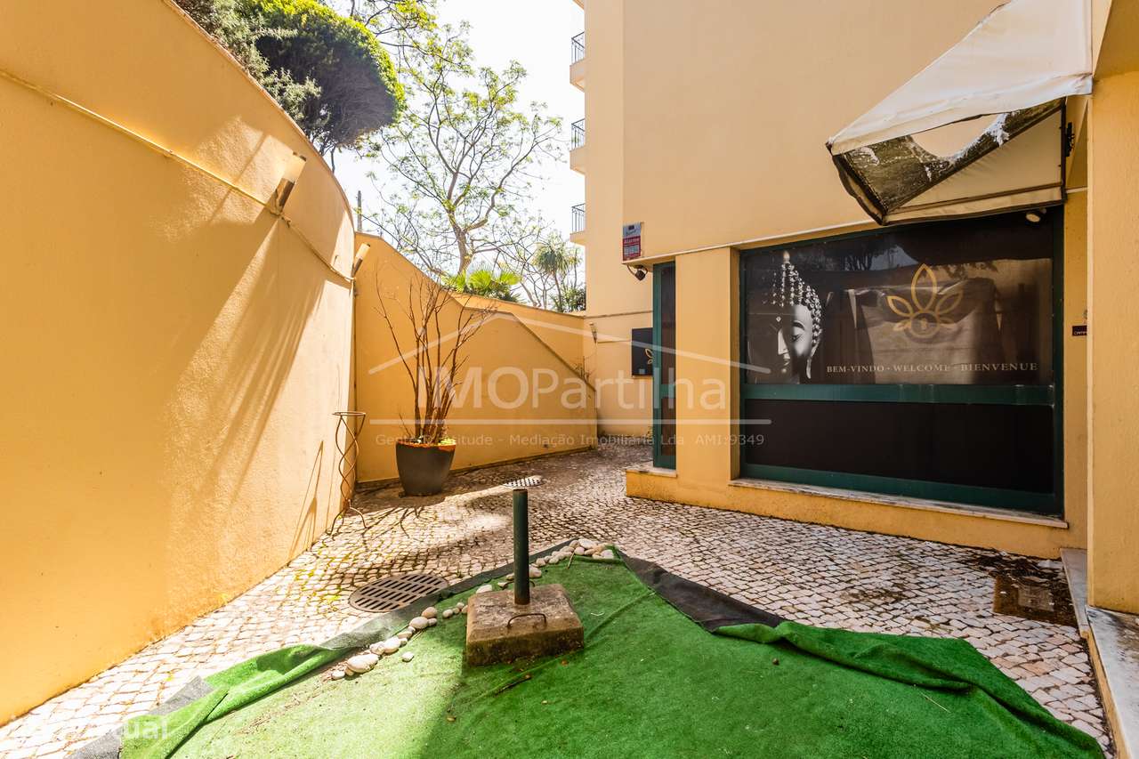 T2 c/ Projeto Aprovado em Condomínio de Prestígio com Piscina – Parede-23