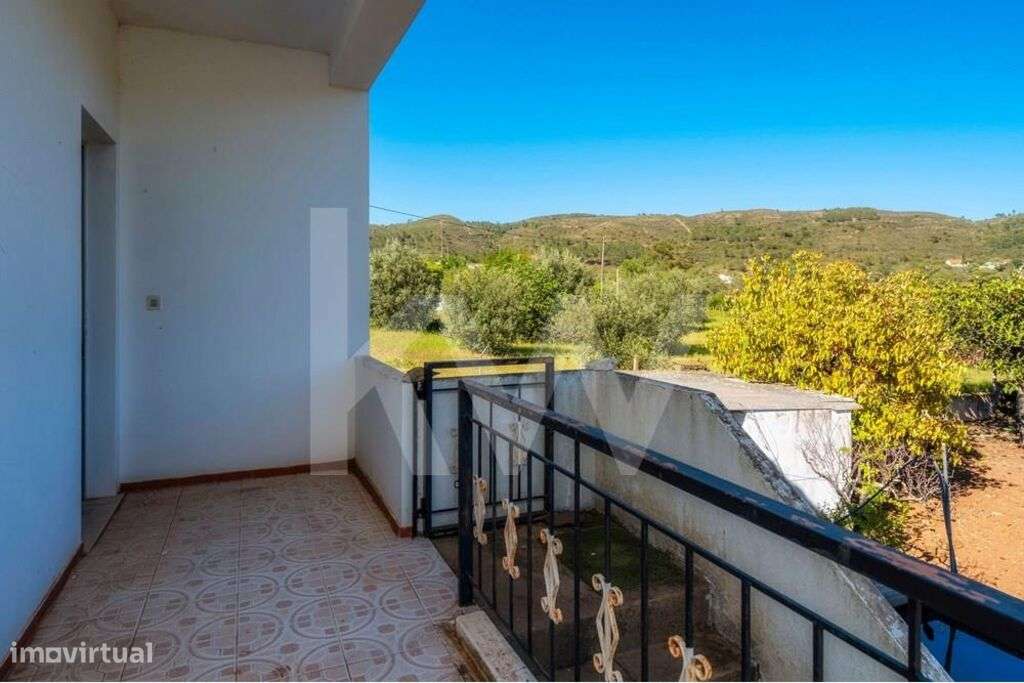 Moradia isolada com terreno em Querença a 13Km de Loulé - Grande imagem: 4/47