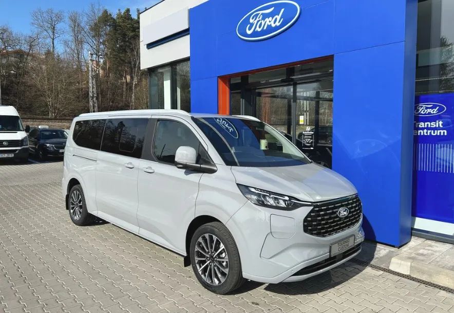 Ford Tourneo Custom 2.5 PHEV CVT 340 L2 Titanium X 2026