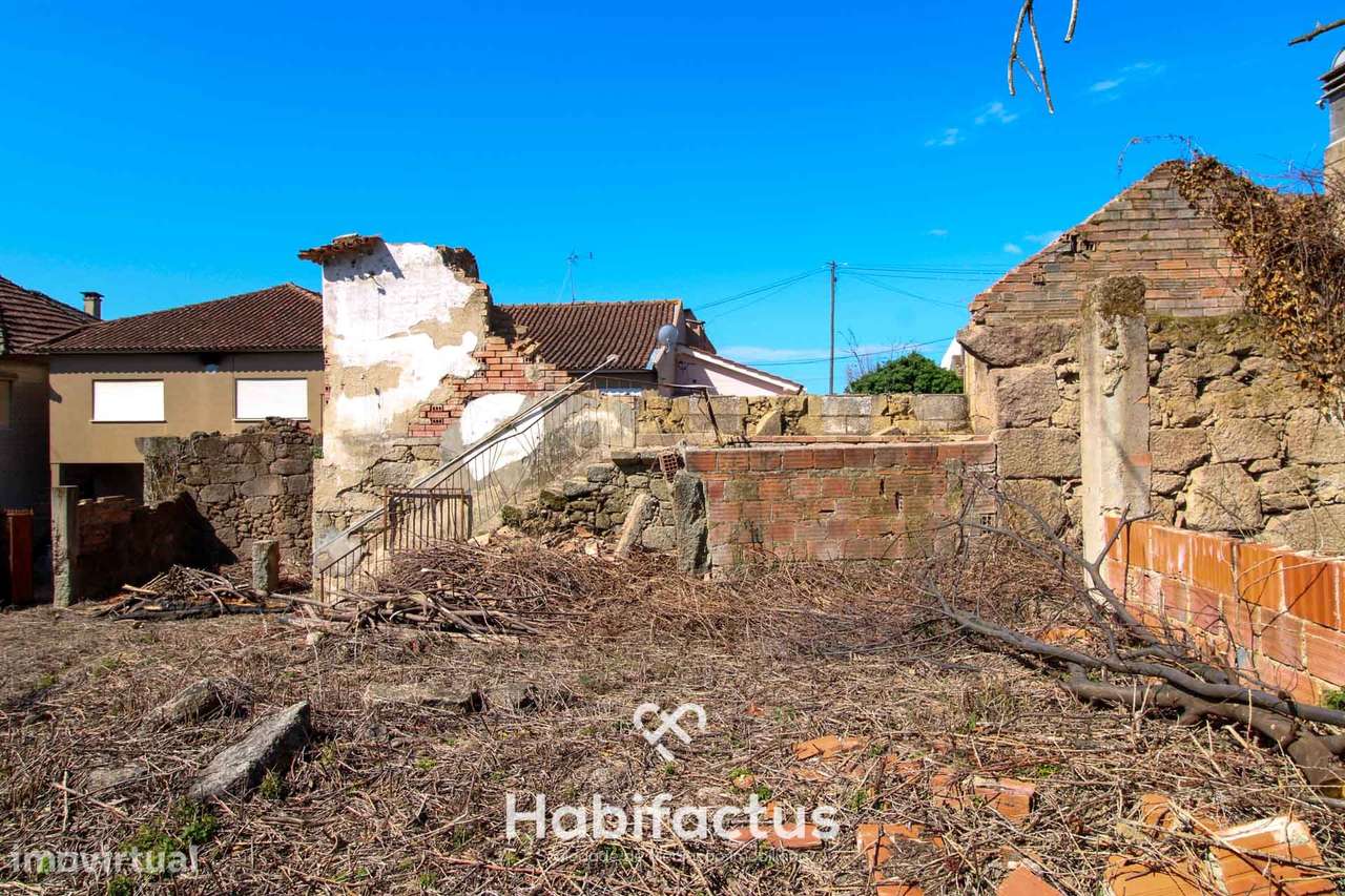 Moradia em Ruínas na Aldeia do Botulho, Tondela - Grande imagem: 5/9