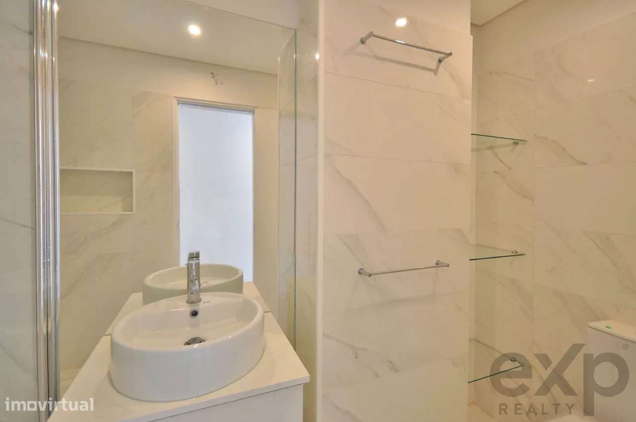 Apartamento Moderno de 2 Quartos no Porto - Grande imagem: 4/24