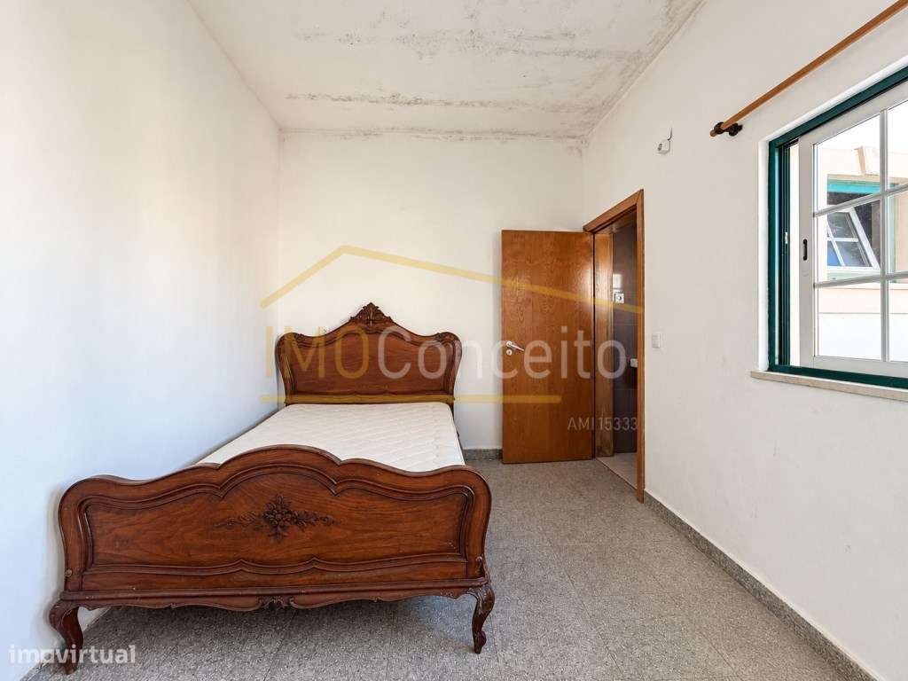 MORADIA T3 COM 2 ANEXOS| PISCINA| EXCELENTE LOCALIZAÇÃO E POTENCIAL...-26