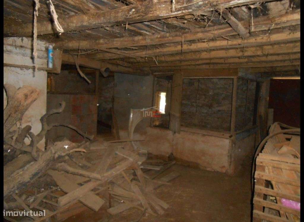 TERRENO PARA CONSTRUÇÃO COM 2880 M2 - MORADIA PARA RESTAURO-8