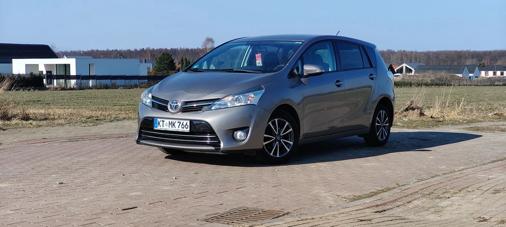 Toyota Verso 2.0 D-4D 5-Sitzer Executive 2014