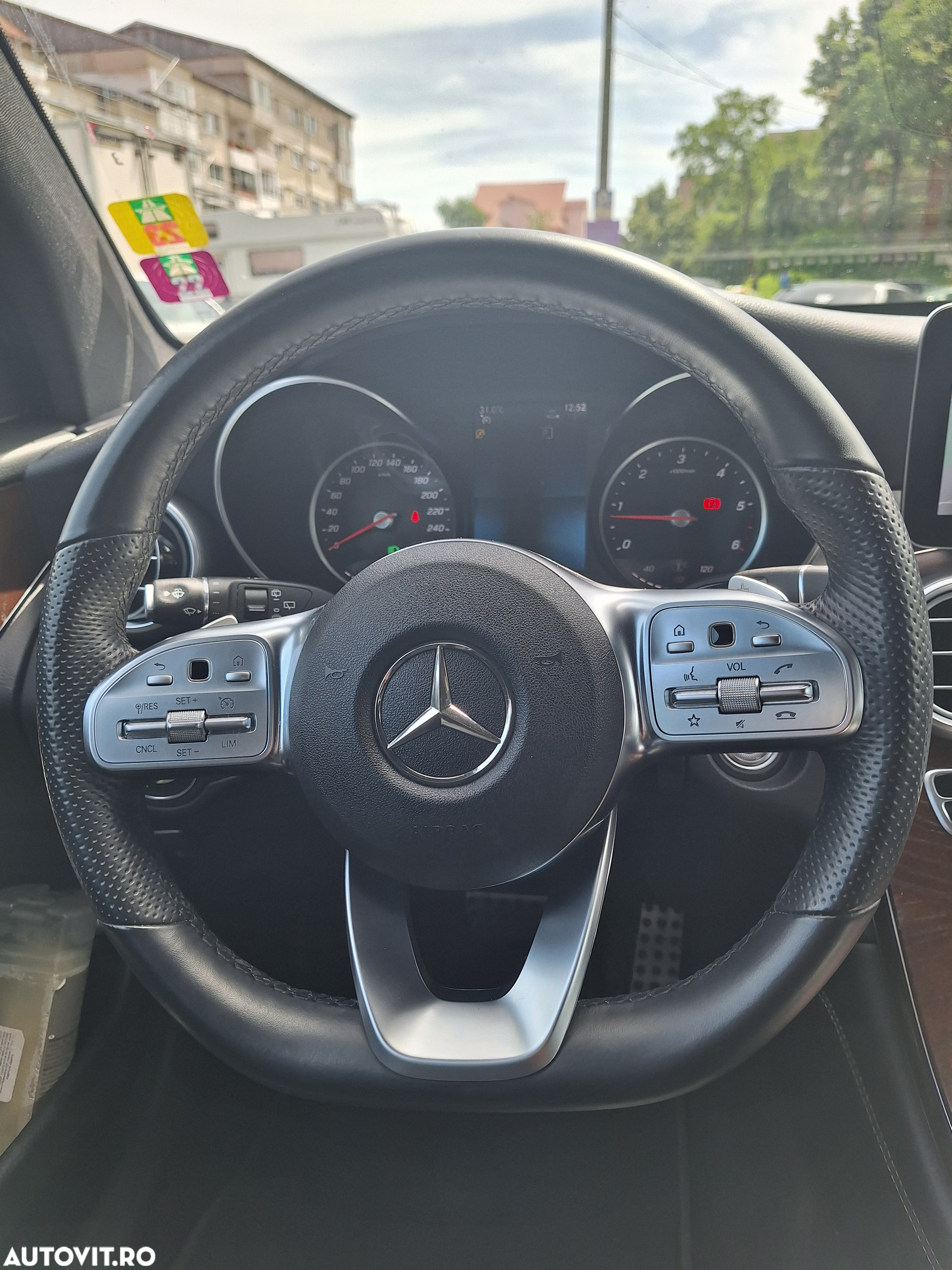 Mercedes-Benz GLC 220 d 4Matic 9G-TRONIC AMG Line - 24