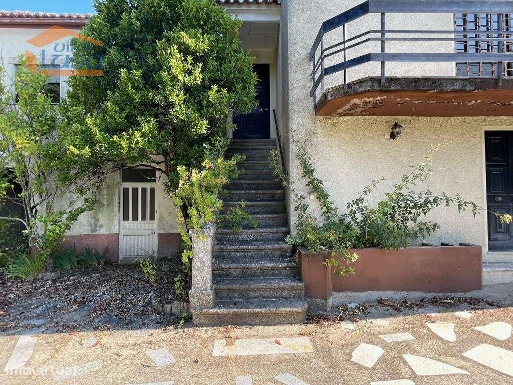 Prédio misto com moradia de 330m2 e terreno com 35000m2 em Mangualde - Grande imagem: 2/14