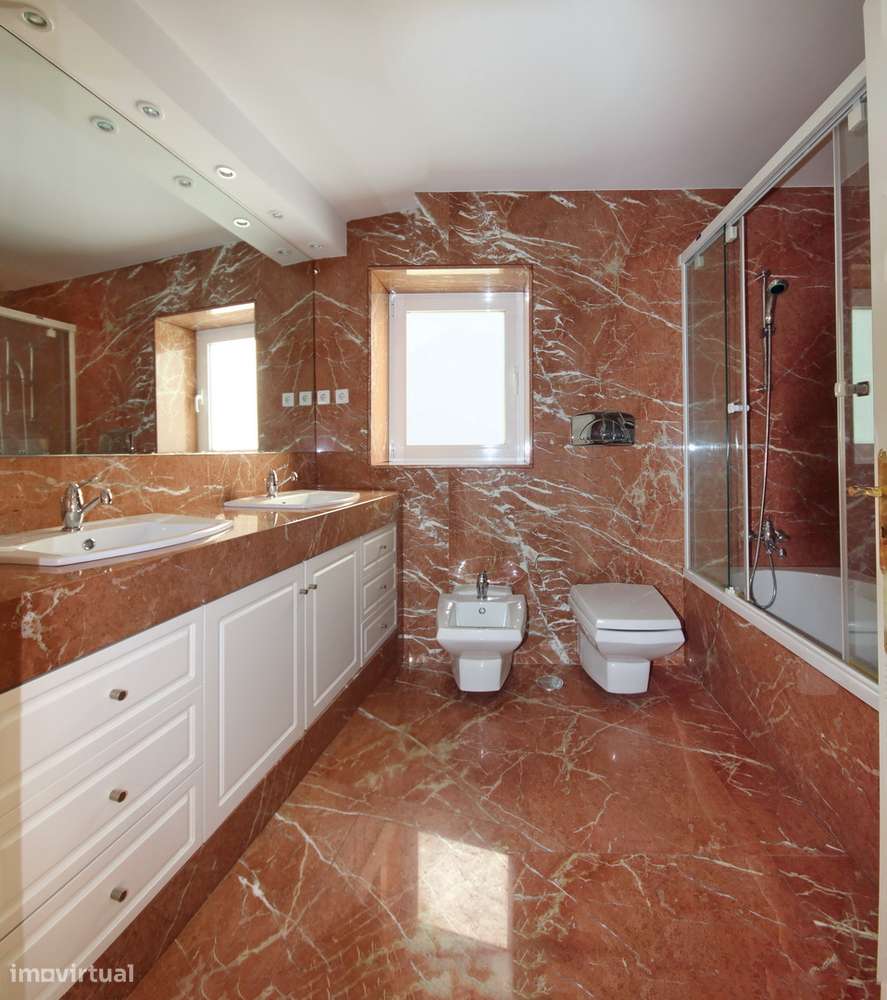 T4 Duplex Av. Afonso Henriques-17