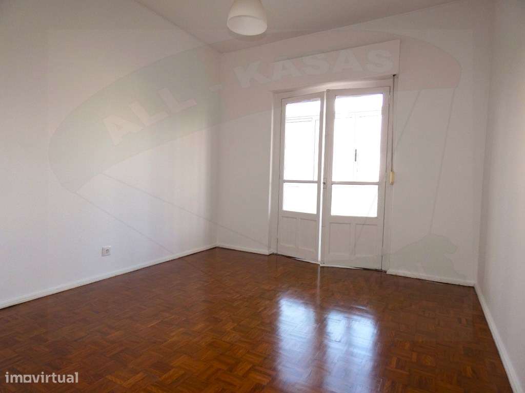 Apartamento T2, Largo Carlos Paredes - Reboleira - Grande imagem: 5/16