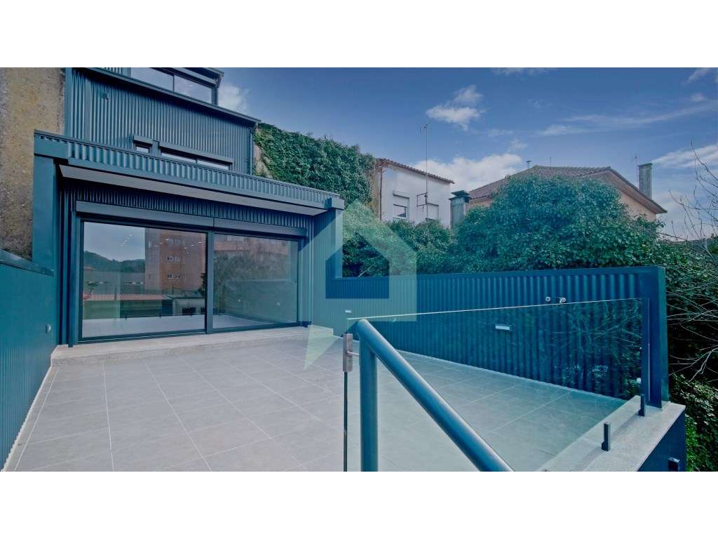 Moradia totalmente remodelada, com 3 quartos, na cidade de Barcelos.-23