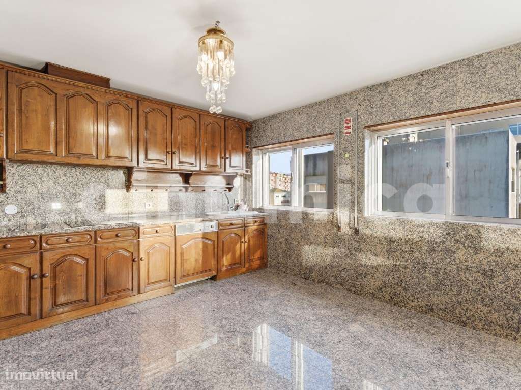 Apartamento T3+1 com 4 Frentes na Póvoa de Varzim - A 350m da Praia-20