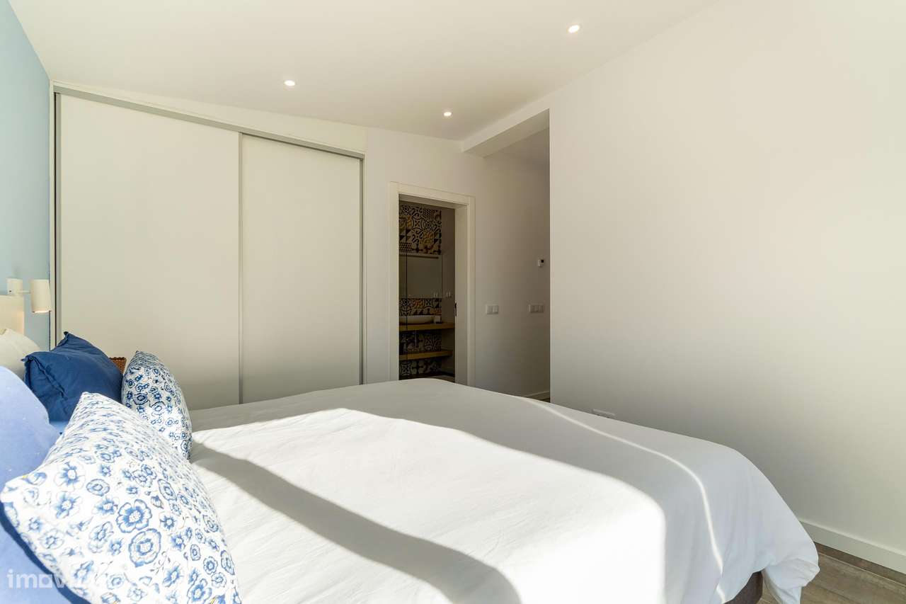 Deslumbrante moradia com piscina, terraço e vista mar-27