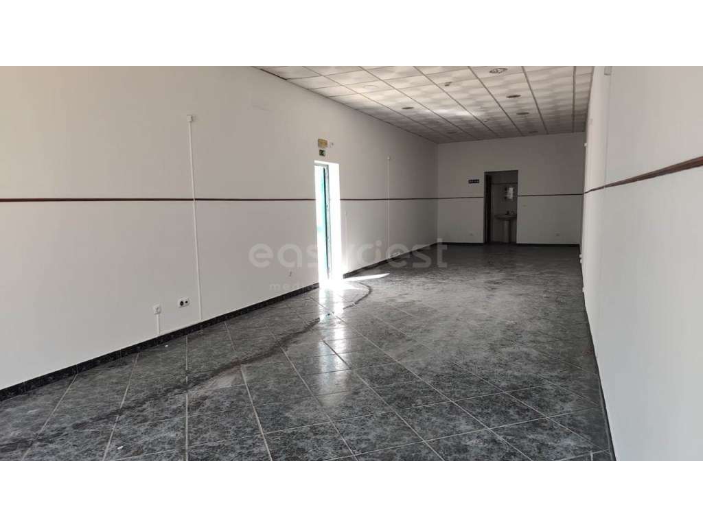 Loja em Bom Estado com Boas Áreas no Centro da Vila de Aljustrel - Grande imagem: 4/12