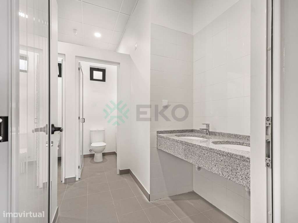 Armazém em rentabilidade à venda , Quinta de Matos-7