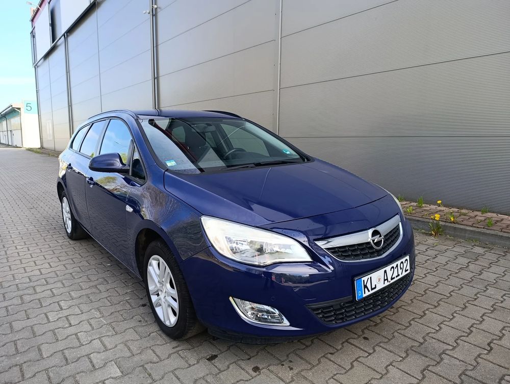Opel Astra J (2009-2019) 1.4 T Edition 150 2011