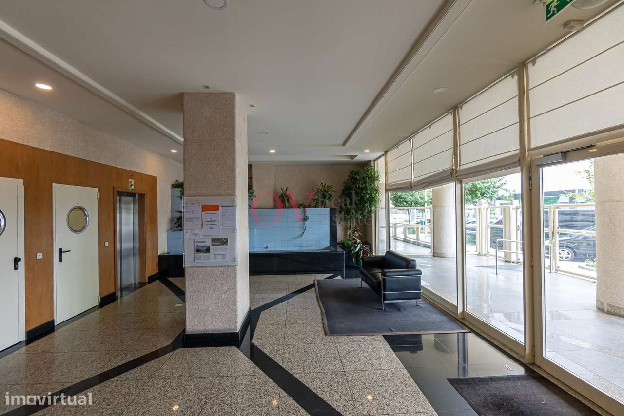 Para venda, apartamento T5 Rua Domingos Sequeira Porto, com varandas,-35