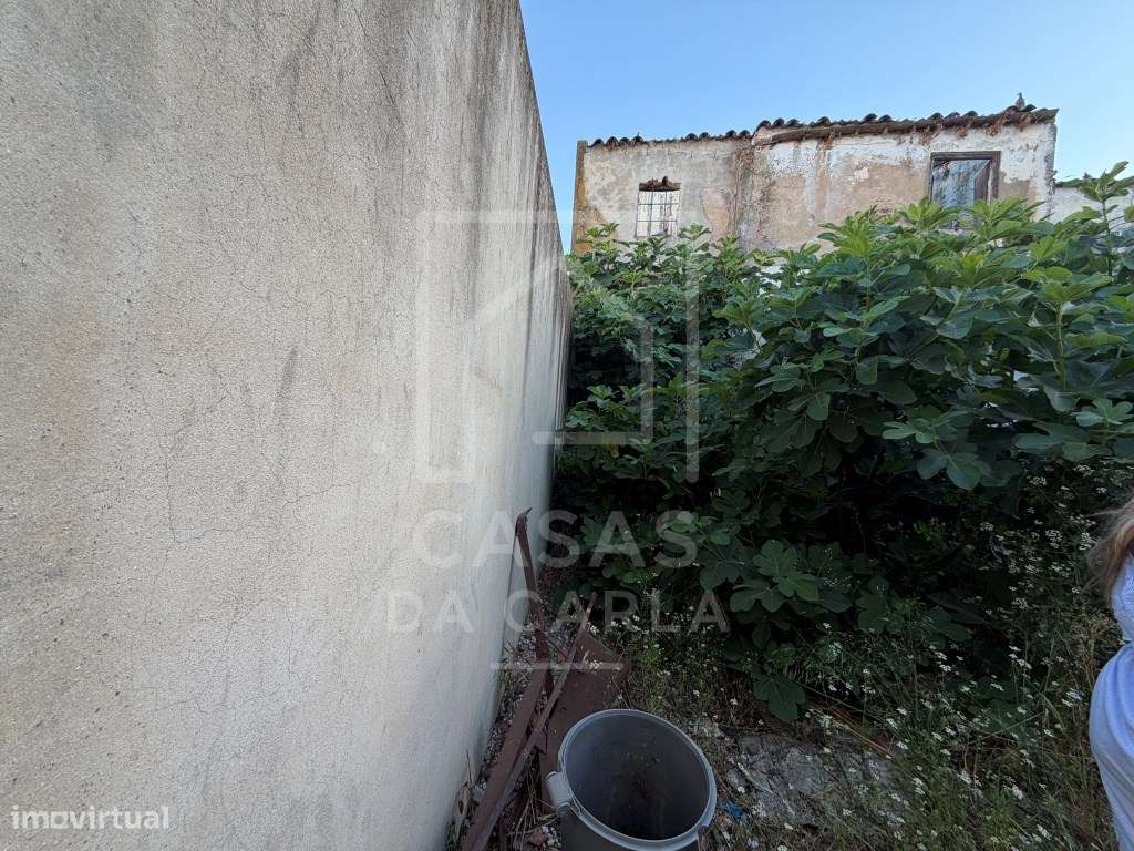Moradia para Reabilitação Total no Centro da Vila de Cuba-9