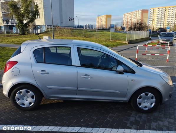 Opel Corsa 1.2 16V Cosmo - 5