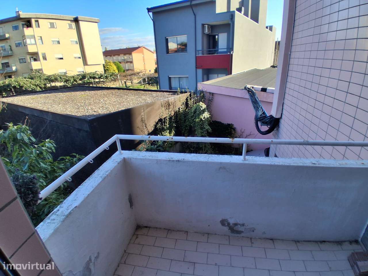 Apartamento T2 c/lugar de garagem-12