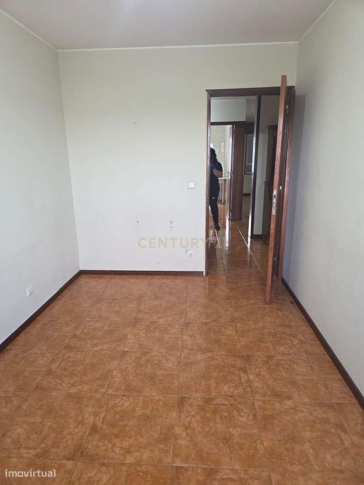 T2 com Grande Potencial na Póvoa de Varzim e Excelente Preço-22
