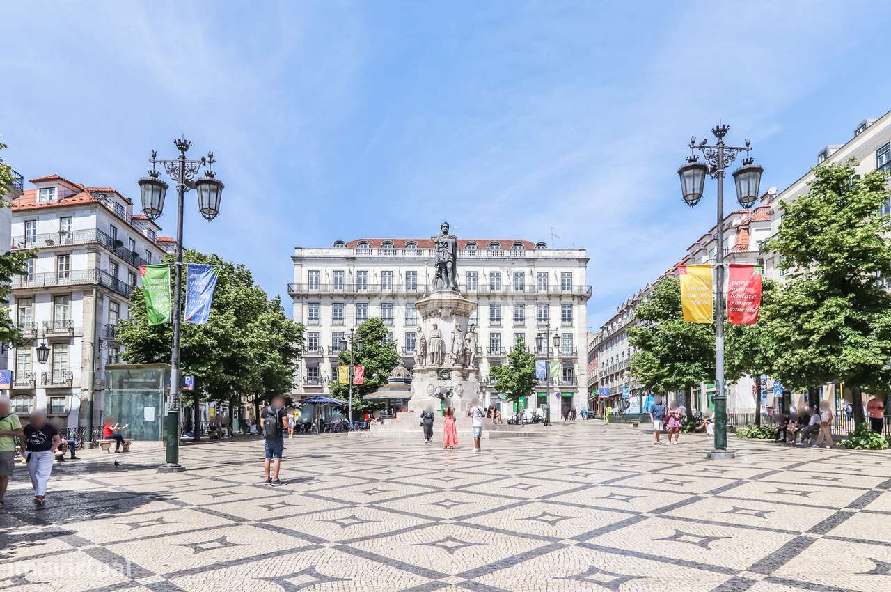 T2 Praça Luís de Camões no Chiado - Grande imagem: 2/30