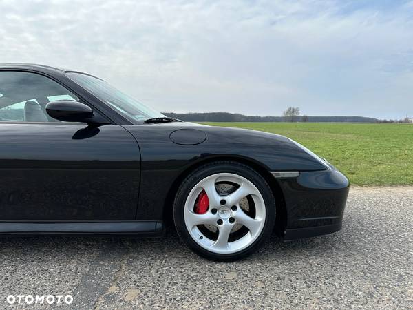 Porsche 911 Carrera 4S - 20