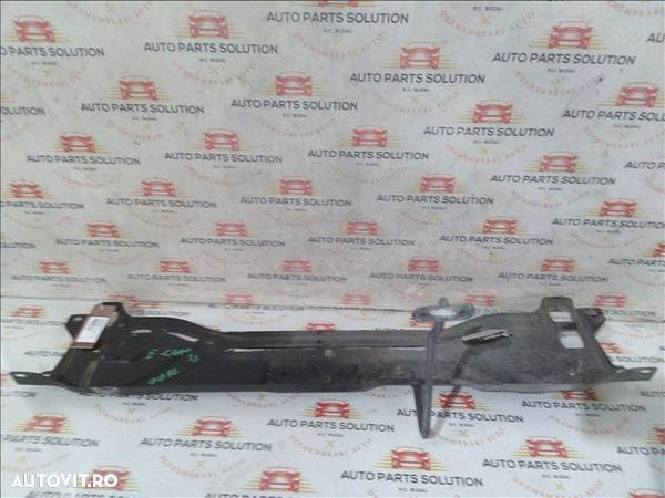 traversa superioara radiatoare mercedes benz e class  w212  2009 2014 - 1