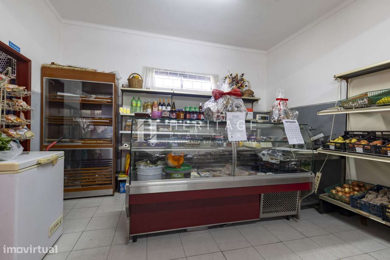 Oportunidade no Barreiro trespasse mercearia em funcionamento por 11.0-13