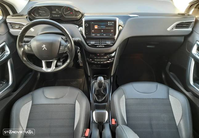 Peugeot 2008 1.2 PureTech Allure - 19