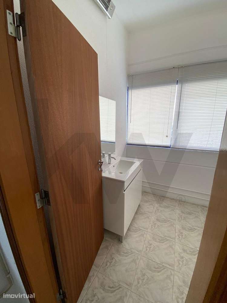 Armazém no Centro Empresarial Sintra/Estoril VI – Linhó | 220 m2 de Po - Grande imagem: 5/14