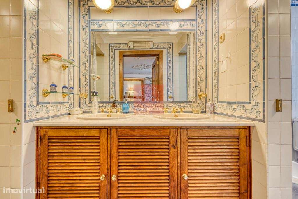 OPORTUNIDADE! Quinta centenária com quase 5000m2 - Grande imagem: 5/37