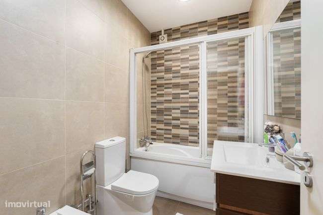 Apartamento T2 renovado, situado na freguesia de Real - Grande imagem: 3/22