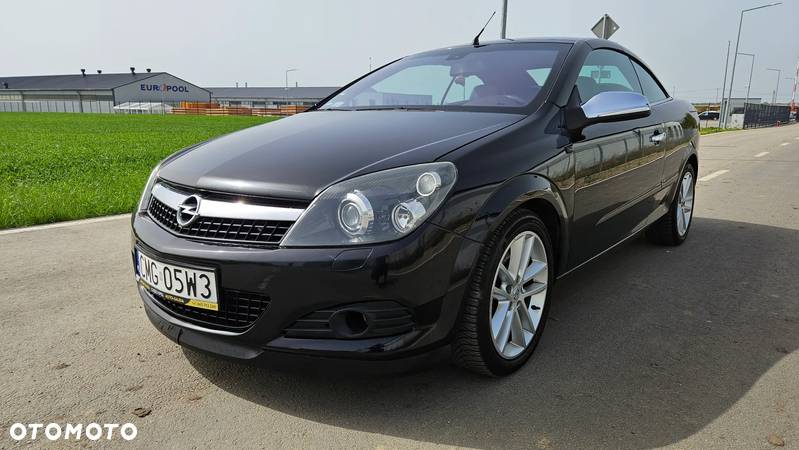 Opel Astra TwinTop 2.0 T Cosmo - 24