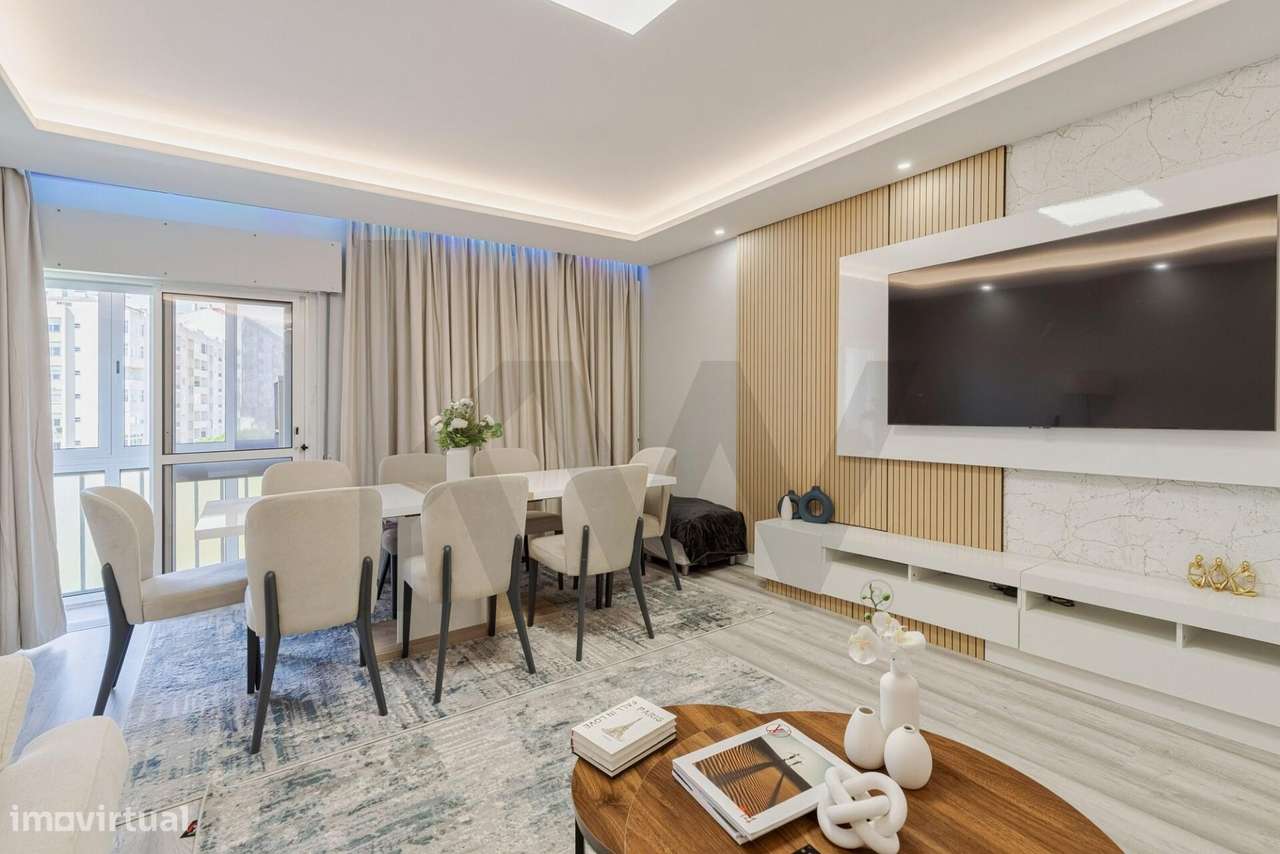 Apartamento T2 Renovado com Acabamentos Premium em Monte Abraão - Grande imagem: 4/25